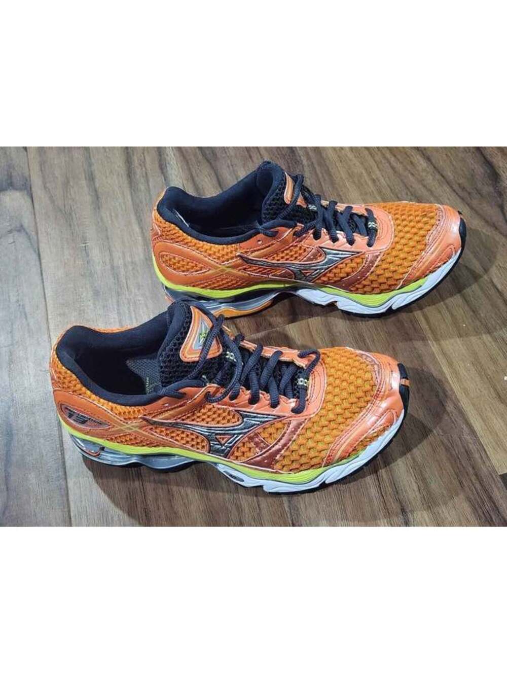 Mizuno Wave Creation Running Shoes women size 8